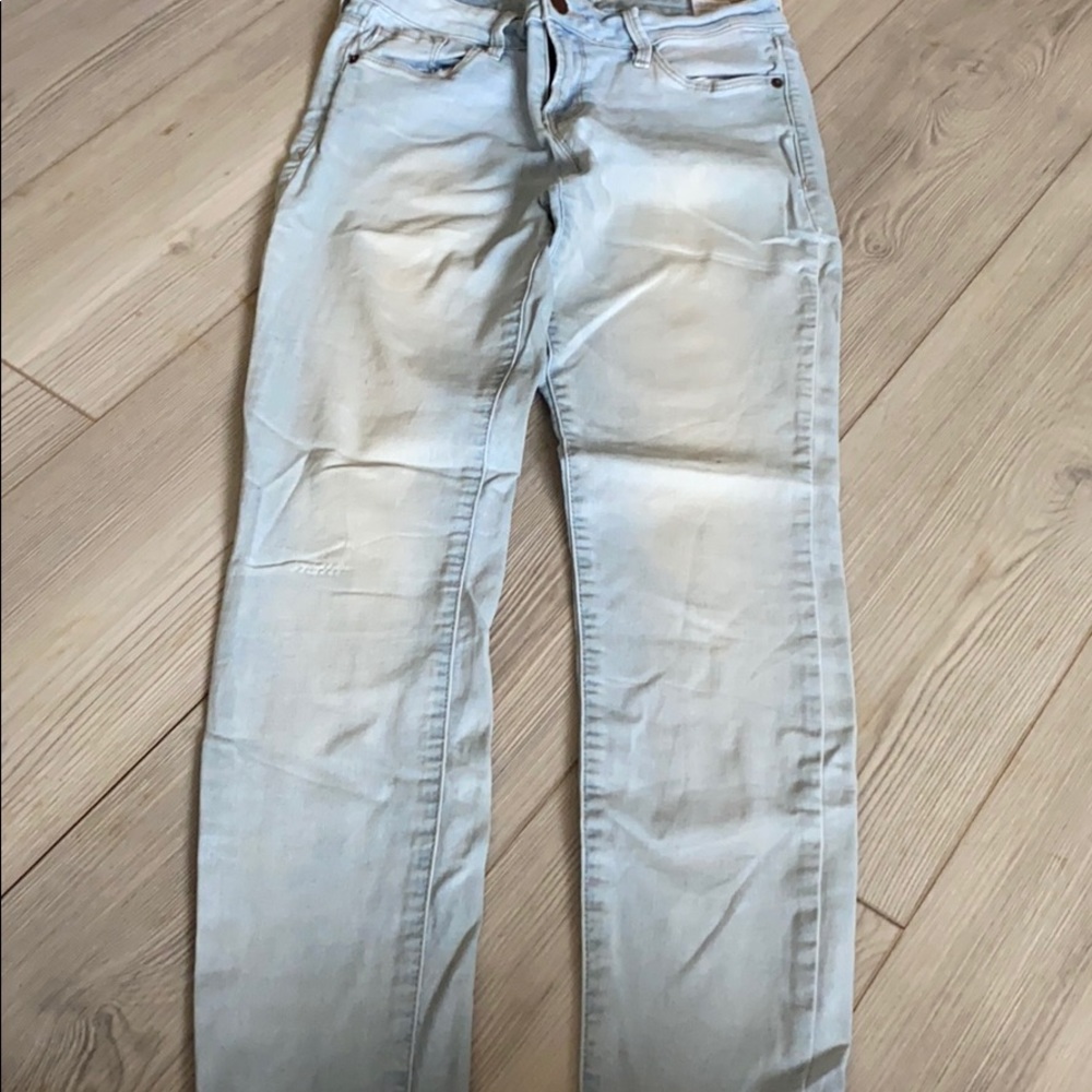 light wash jeans
